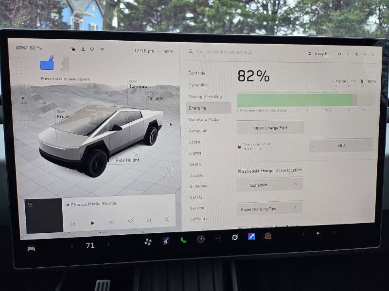 Used 2025 Tesla Cybertruck AWD Crew Cab image 55