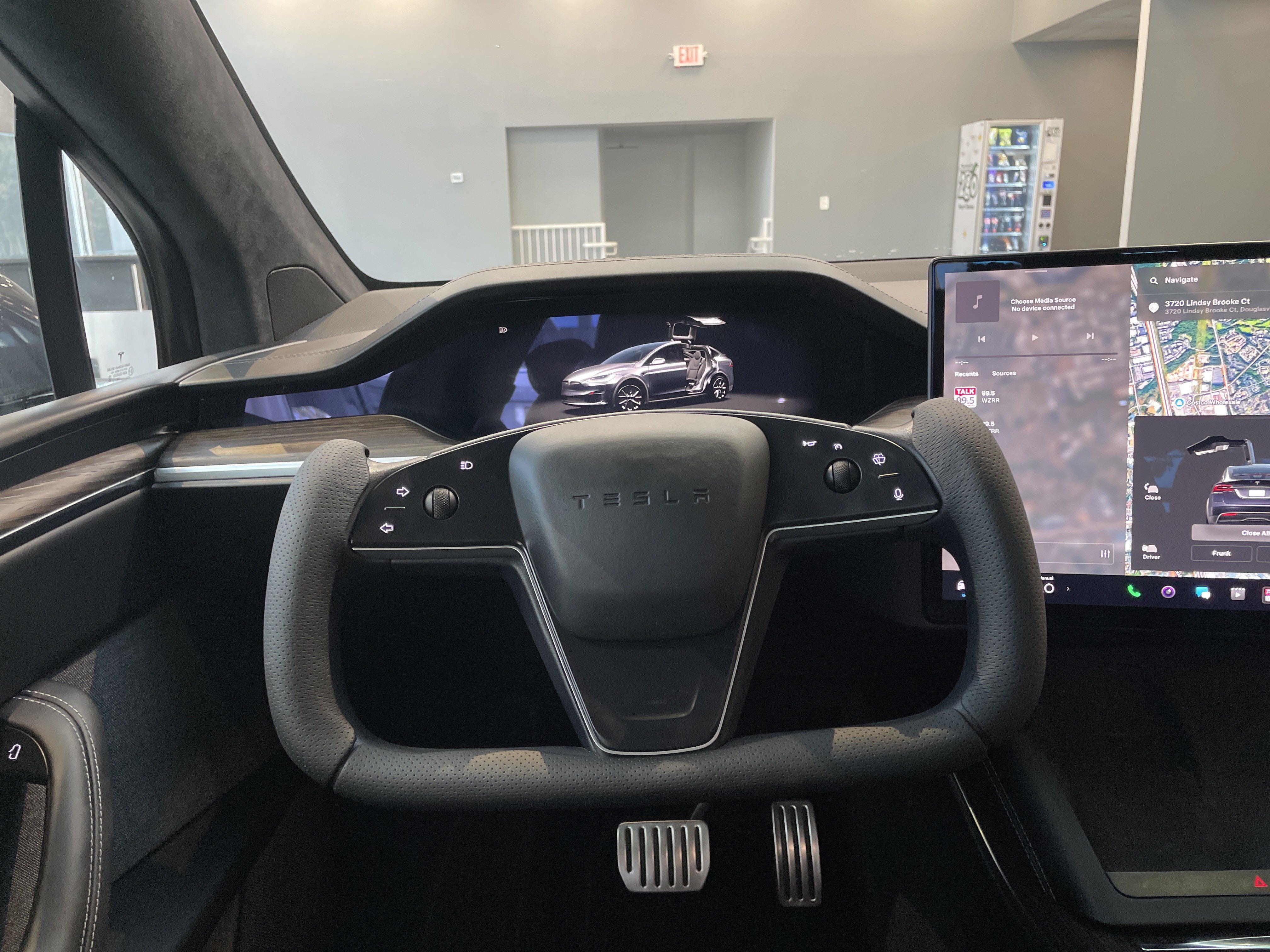Used 2023 Tesla Model X AWD/4WD image 18