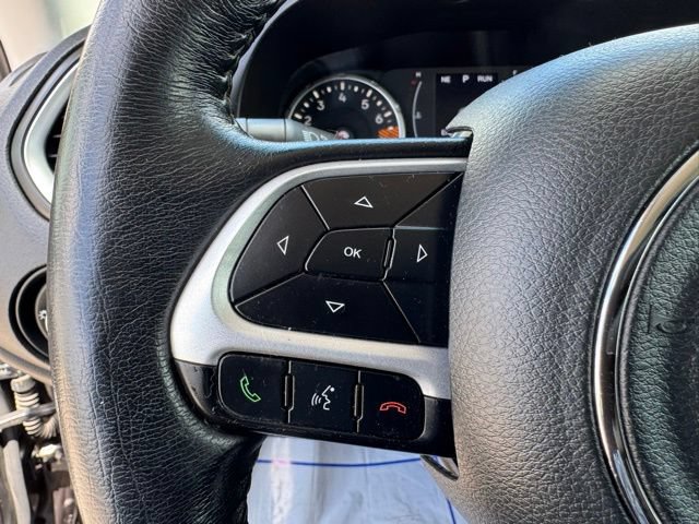 Used 2019 Jeep Renegade Latitude w/ Cold Weather Group AWD/4WD image 16