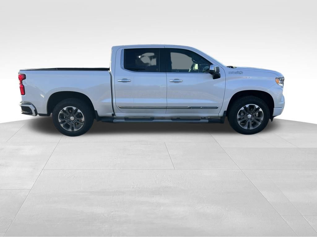 Used 2023 Chevrolet Silverado 1500 High Country w/ Technology Package image 8