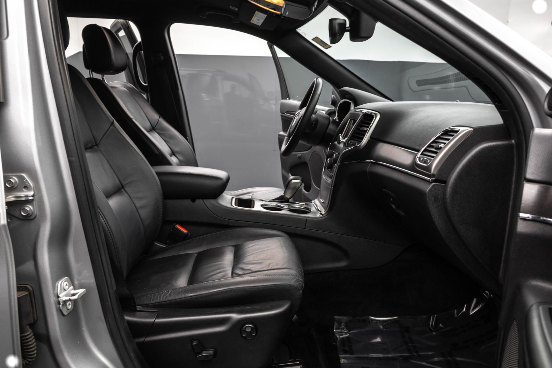 Used 2018 Jeep Grand Cherokee Limited image 37