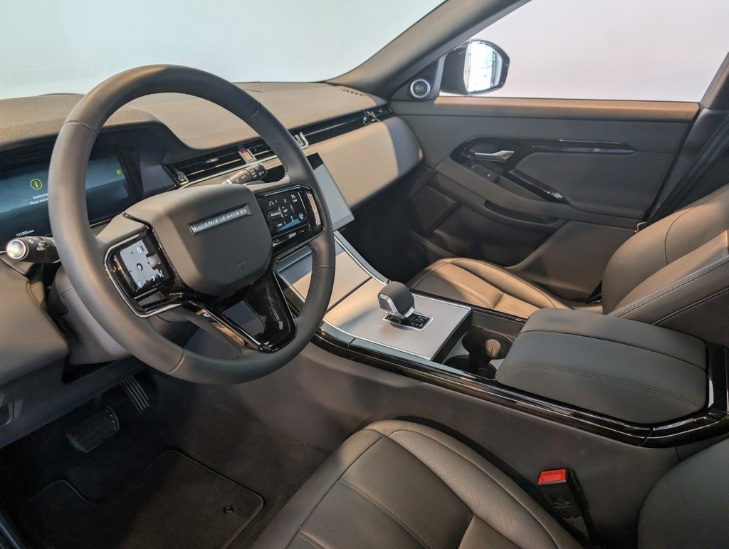 Used 2025 Land Rover Range Rover Evoque S image 15