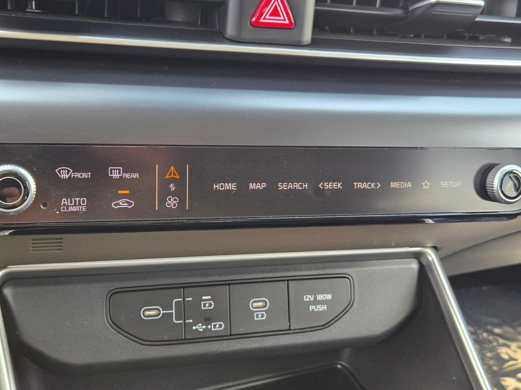 Certified 2026 Kia Carnival LXS FWD image 27