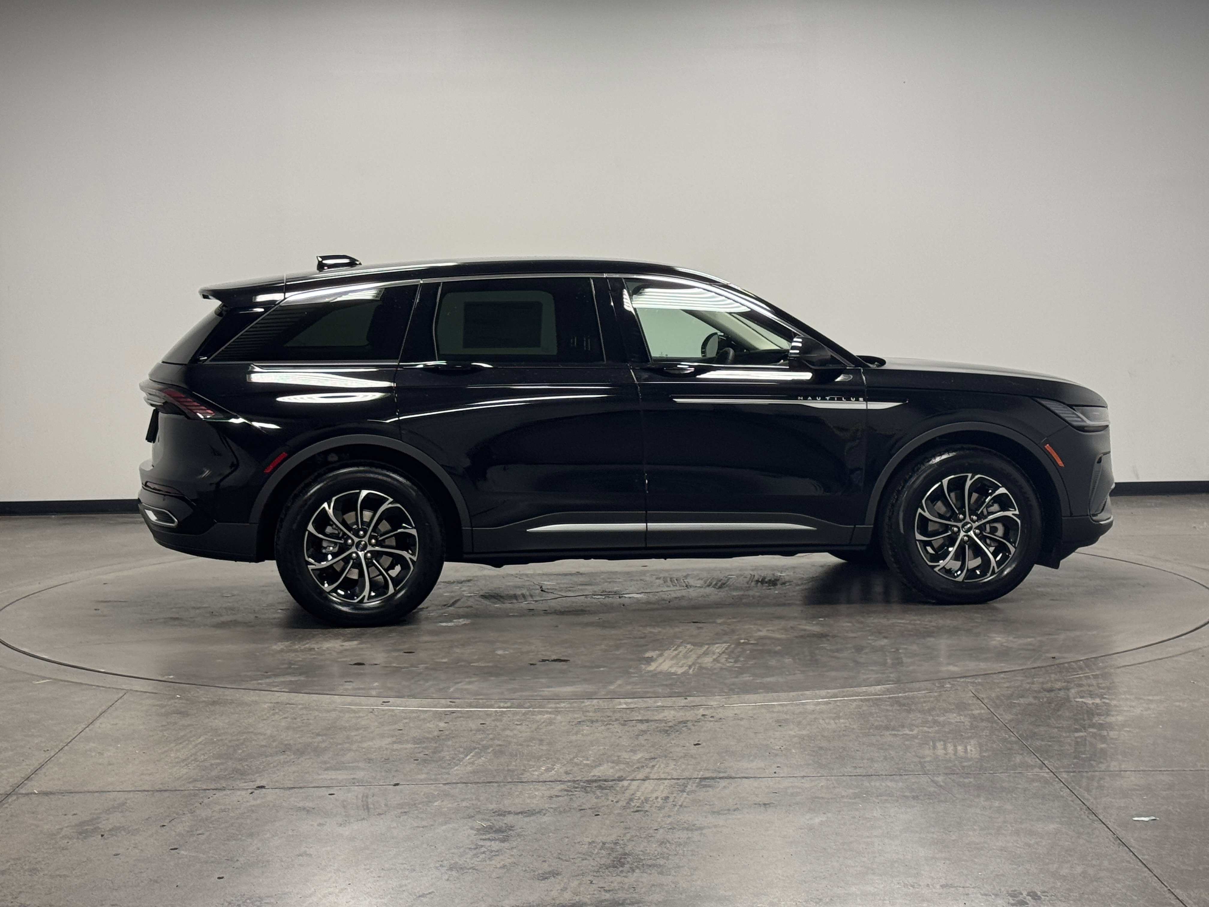 New 2026 Lincoln Nautilus Premier image 9