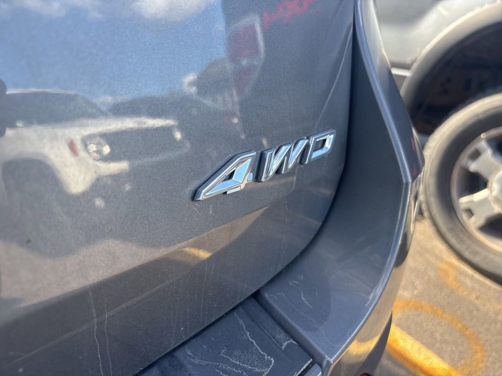 Used 2022 Ford Explorer XLT w/ Equipment Group 202A image 6