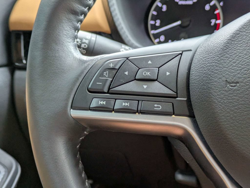 Used 2025 Nissan Sentra SV w/ SV Premium Package FWD image 23