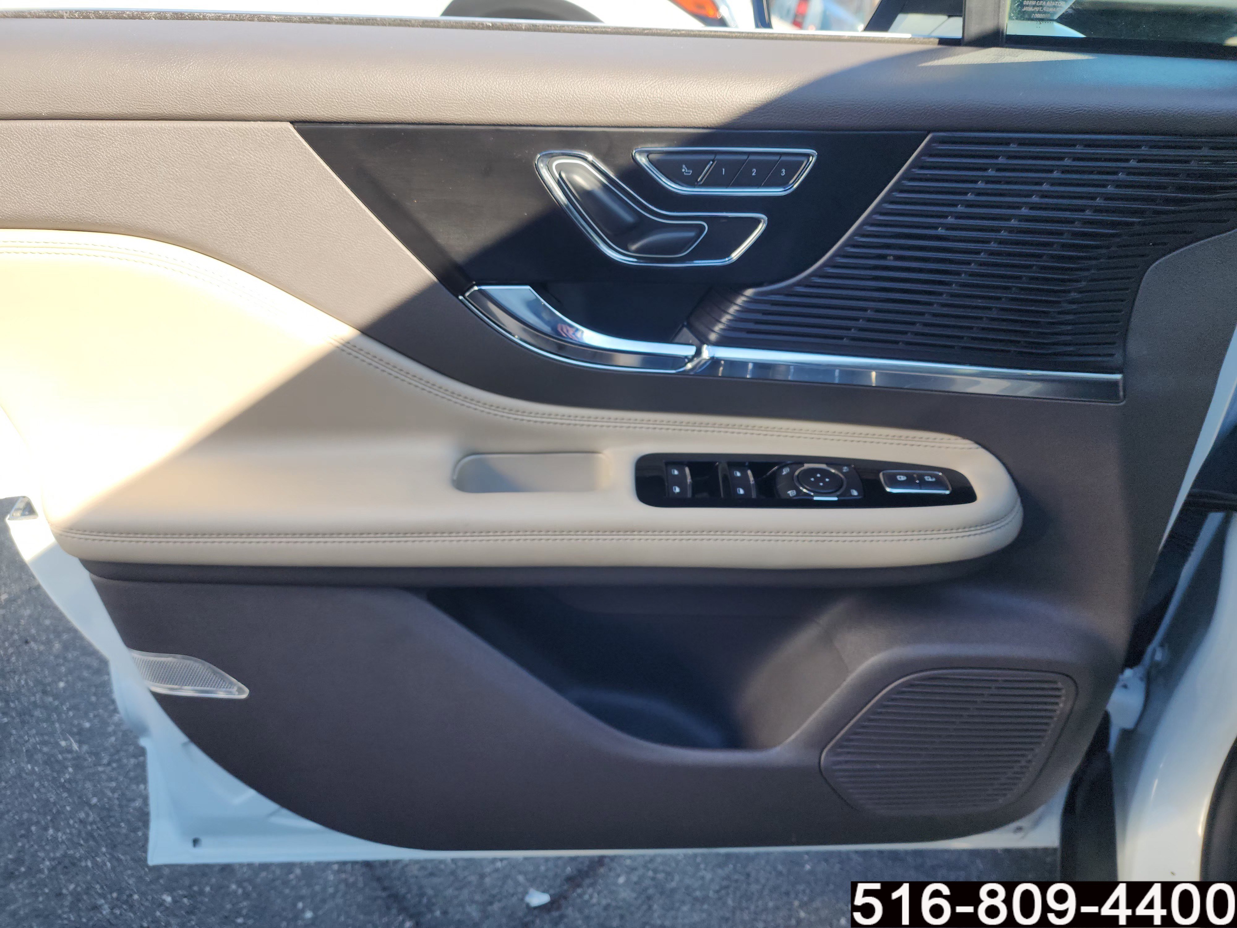 Used 2022 Lincoln Corsair AWD w/ Equipment Group 101A image 11