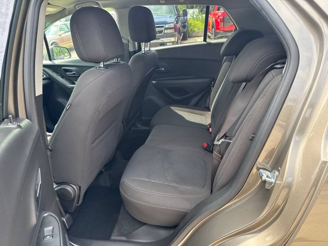 Used 2020 Chevrolet Trax LS w/ Tint and Cruise Package FWD image 10