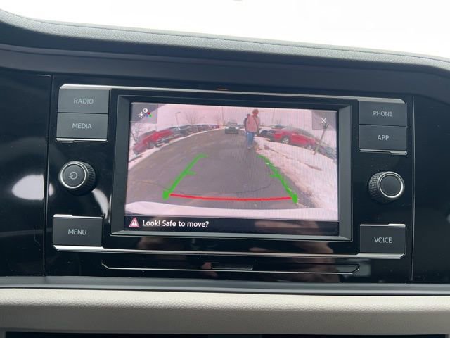 Used 2023 Volkswagen Jetta SE image 18