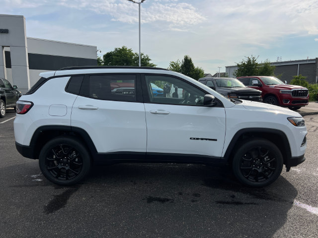 New 2026 Jeep Compass Latitude AWD/4WD image 9