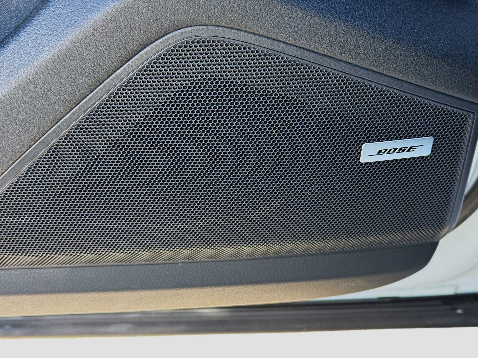 Used 2025 Porsche Cayenne image 24