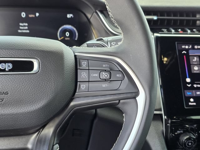 Used 2025 Jeep Grand Cherokee L Altitude AWD/4WD image 29
