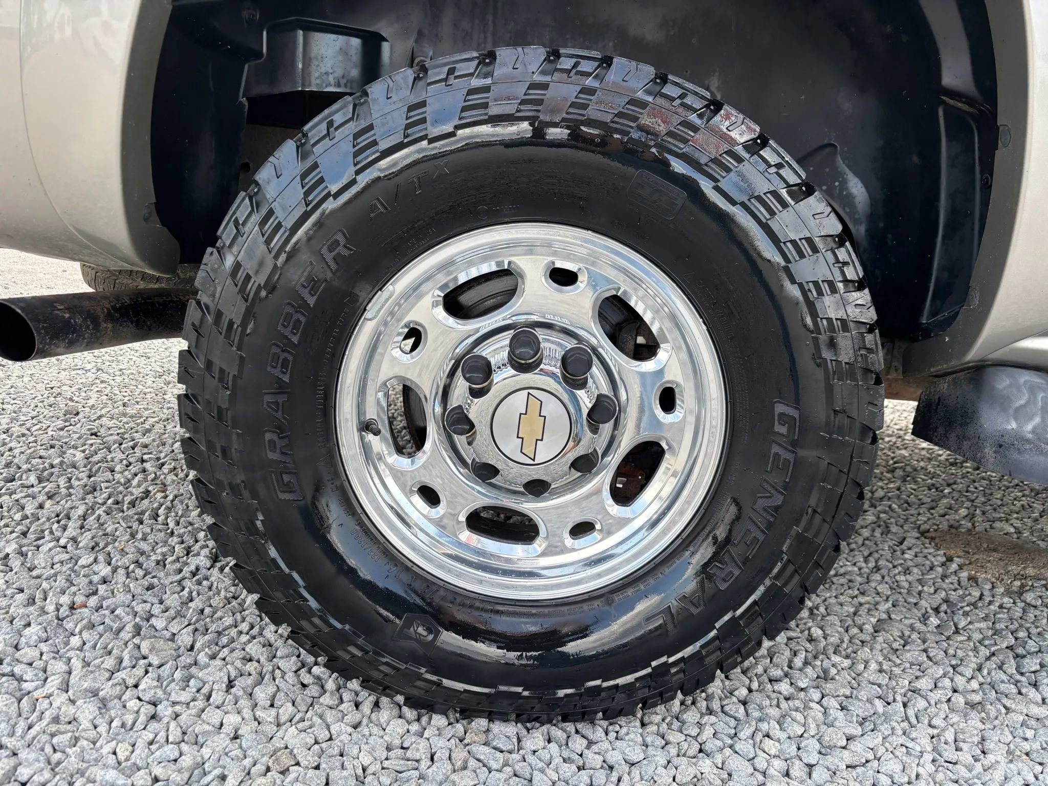 Used 2003 Chevrolet Suburban 2500 LS w/ LS Preferred Equipment Group image 7