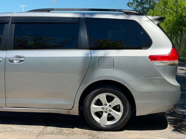 Used 2012 Toyota Sienna LE FWD image 9