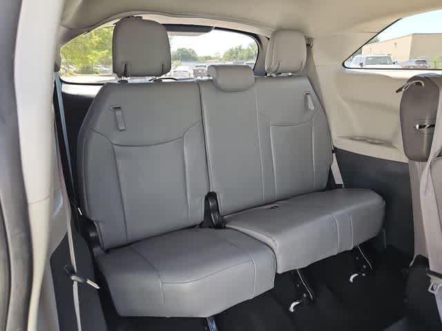 Used 2023 Toyota Sienna XLE FWD image 18