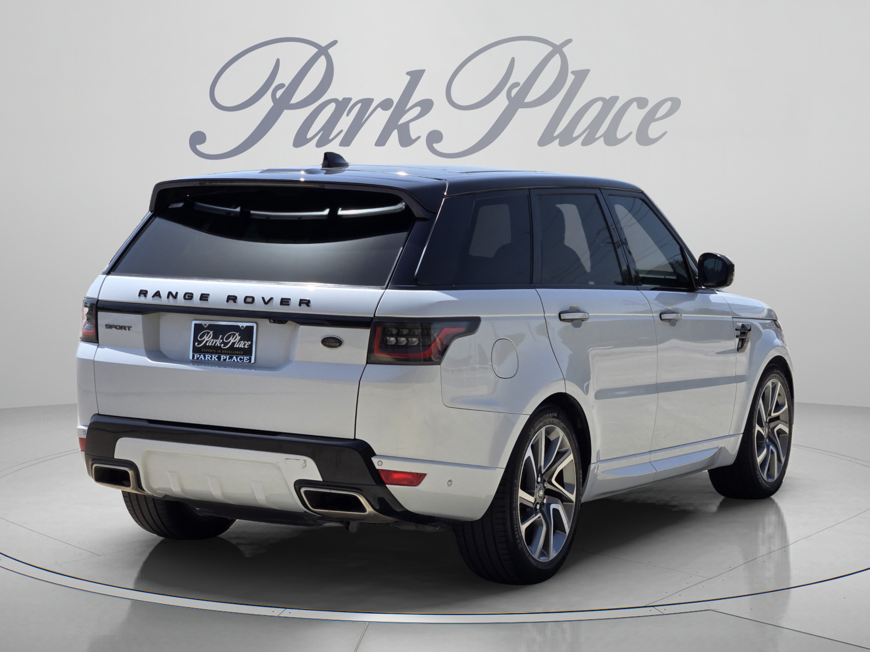 Used 2018 Land Rover Range Rover Sport HSE Dynamic AWD/4WD image 6