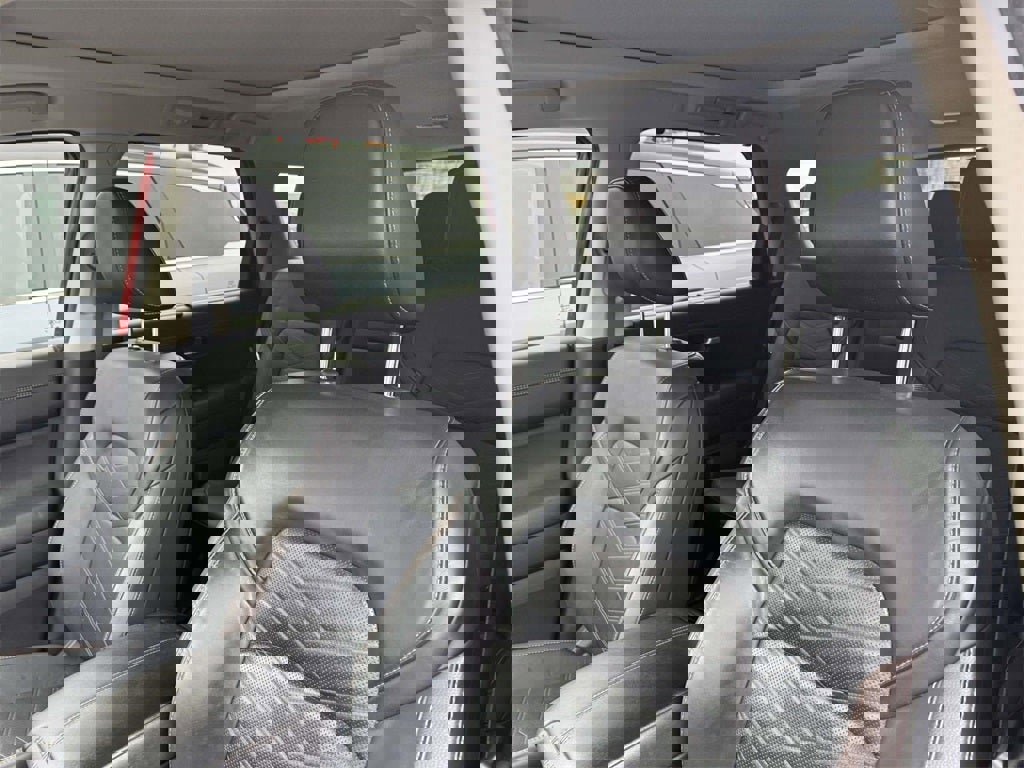 Used 2022 Nissan Pathfinder Platinum w/ Cargo Package image 18