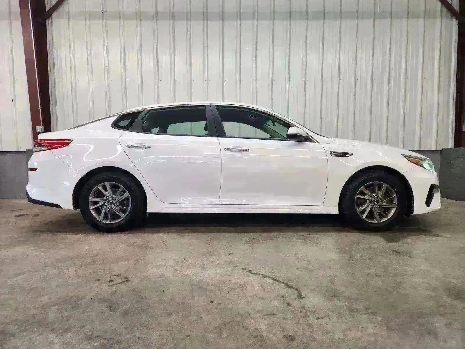 Used 2020 Kia Optima LX image 14