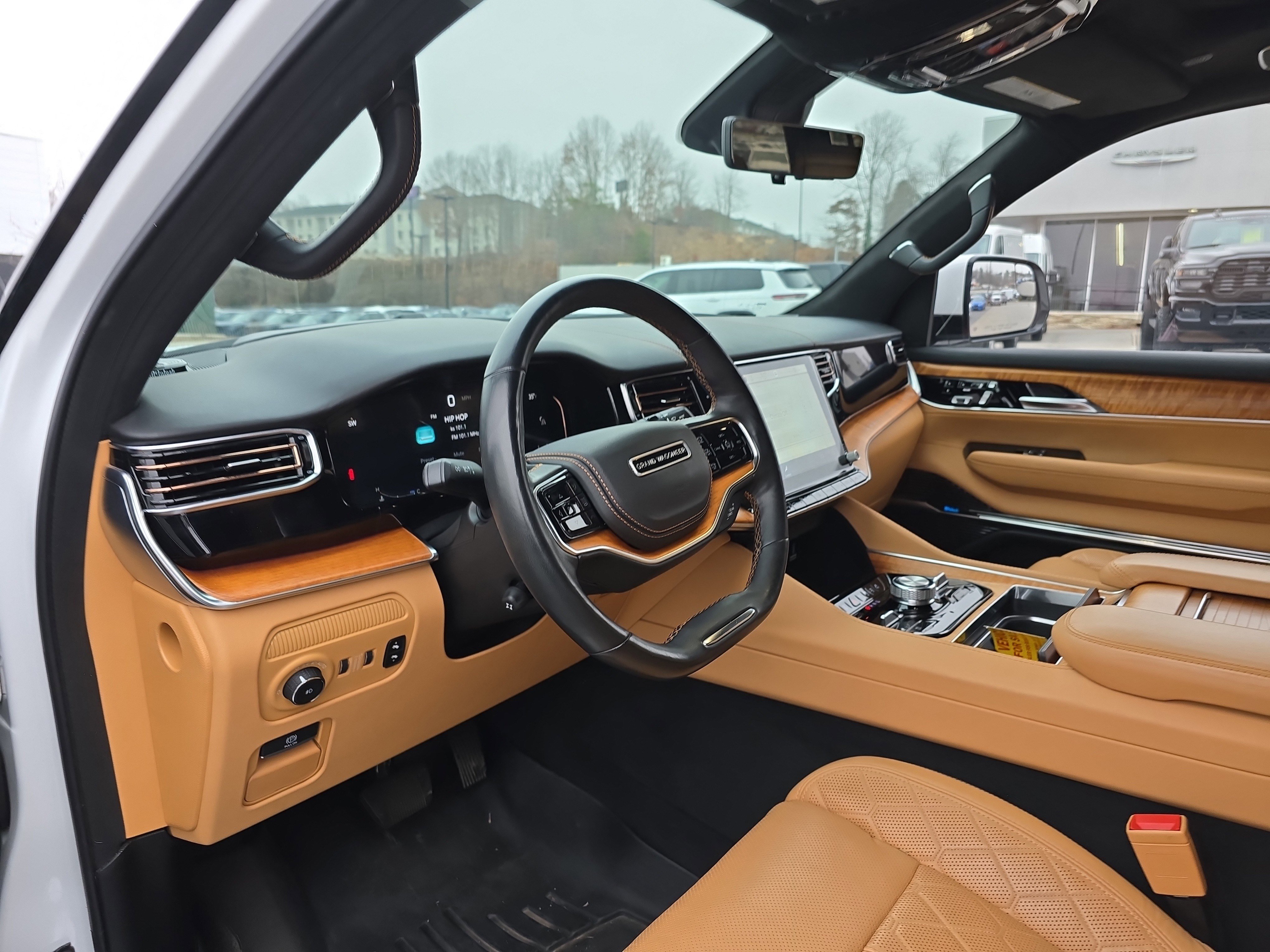 Used 2022 Jeep Grand Wagoneer Series III image 25