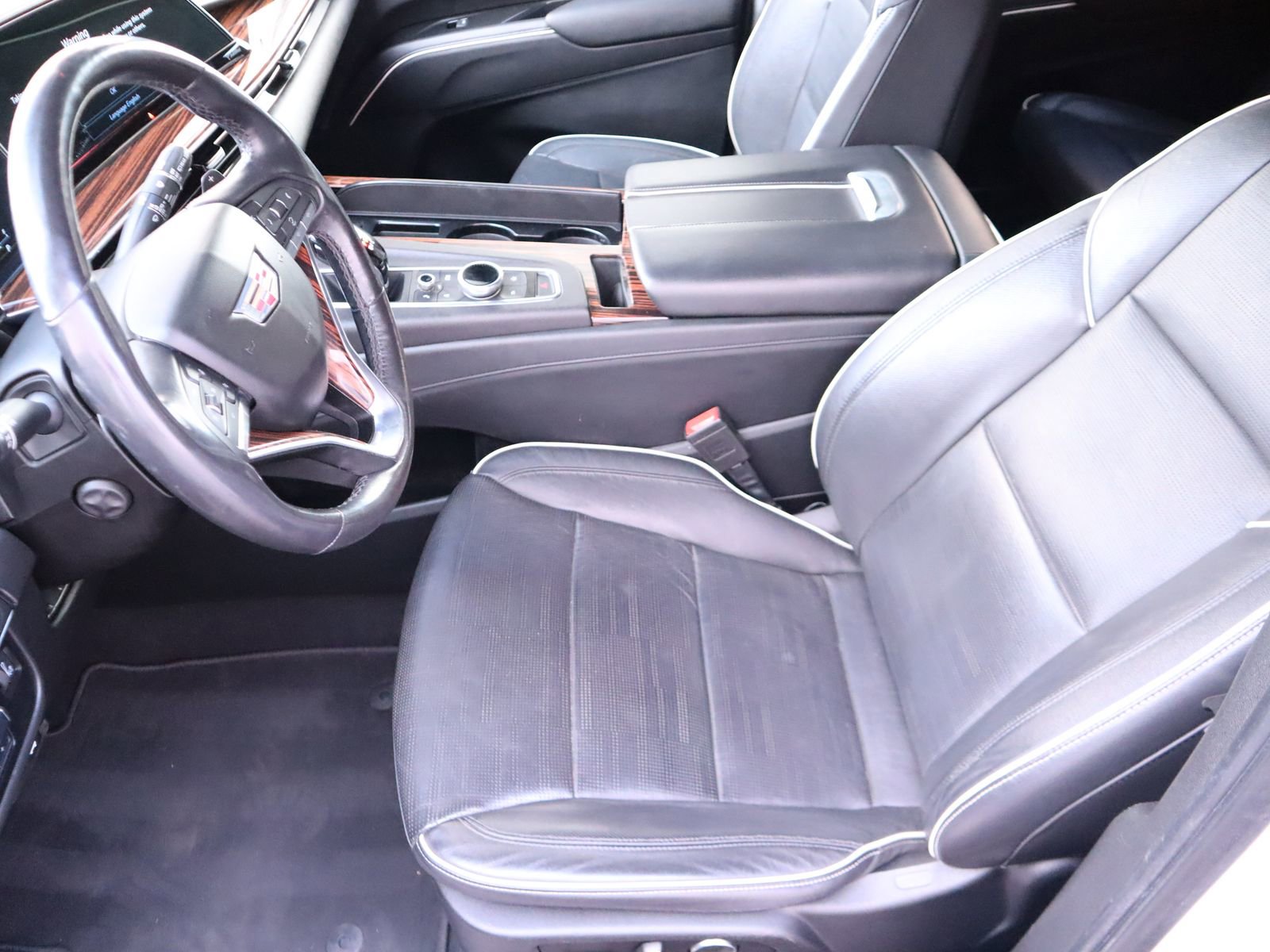 Used 2021 Cadillac Escalade ESV Premium Luxury w/ Driver Assist Tech Package AWD/4WD image 27