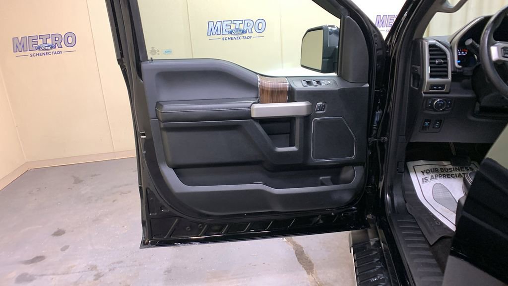 Used 2018 Ford F150 Lariat w/ Equipment Group 502A Luxury AWD/4WD image 30