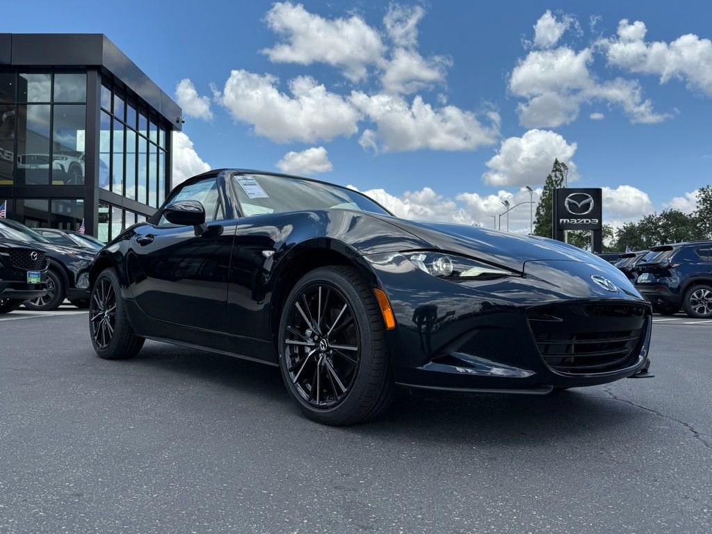 New 2026 MAZDA MX-5 Miata Club RWD image 2