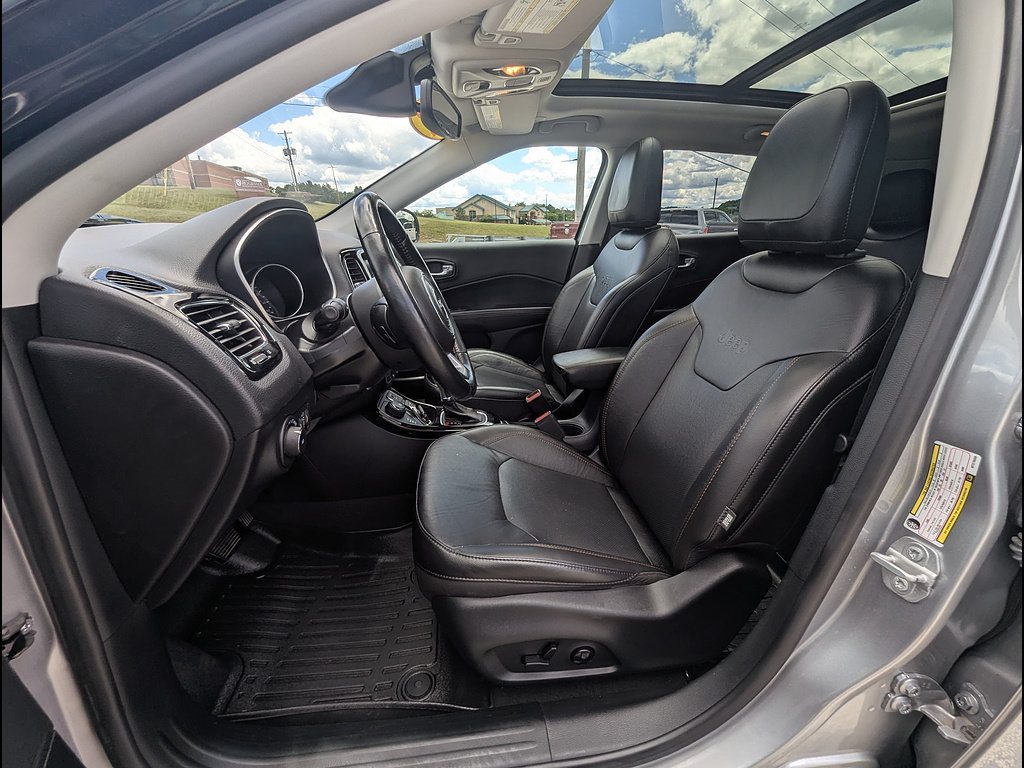 Used 2021 Jeep Compass Limited w/ Sun and Sound Group AWD/4WD image 18