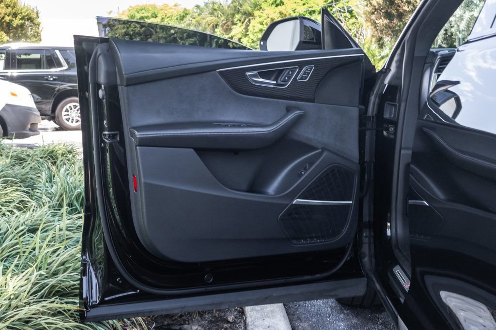 Used 2023 Audi SQ8 Prestige AWD/4WD image 31