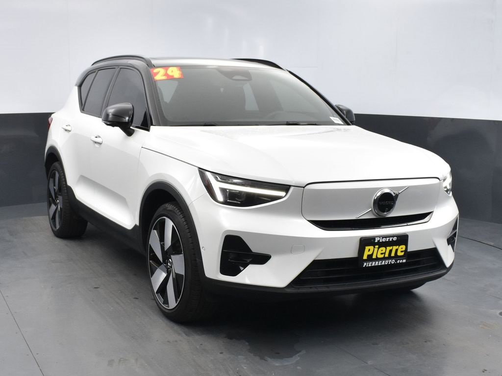 Used 2024 Volvo XC40 Recharge Plus w/ Protection Package Premier image 6