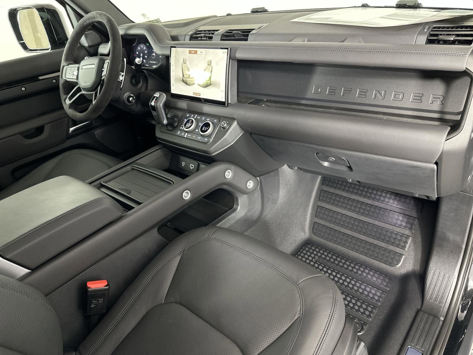 Certified 2023 Land Rover Defender 90 V8 image 34