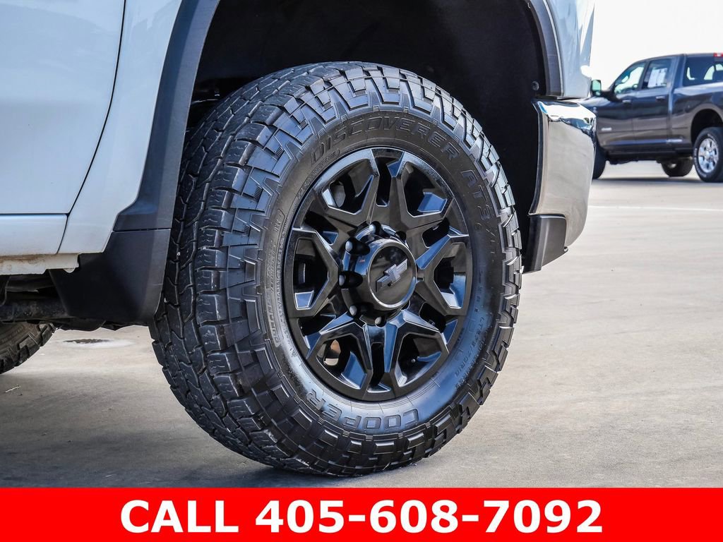 Used 2022 Chevrolet Silverado 2500 LT w/ Convenience Package image 9