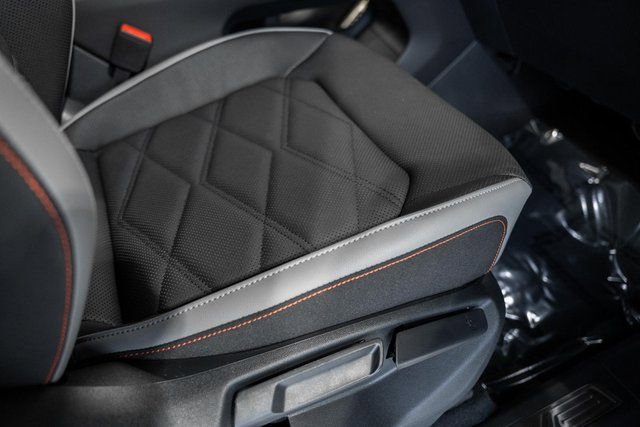 Used 2025 Volkswagen Atlas Peak Edition SE image 37