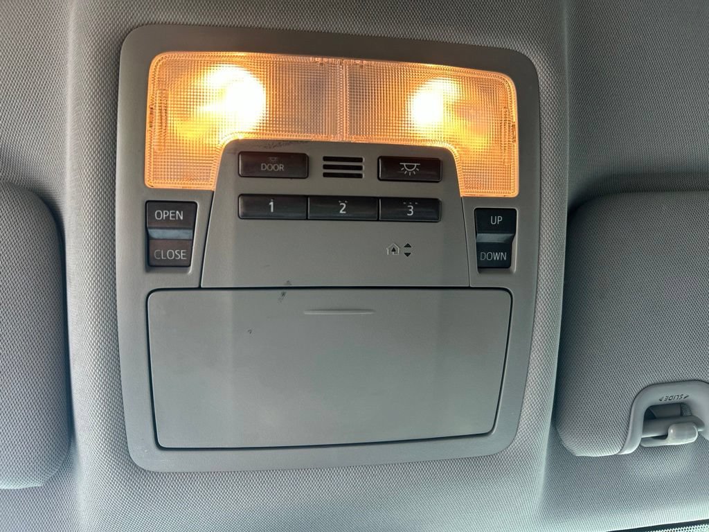 Used 2018 Toyota Highlander XLE AWD/4WD image 23
