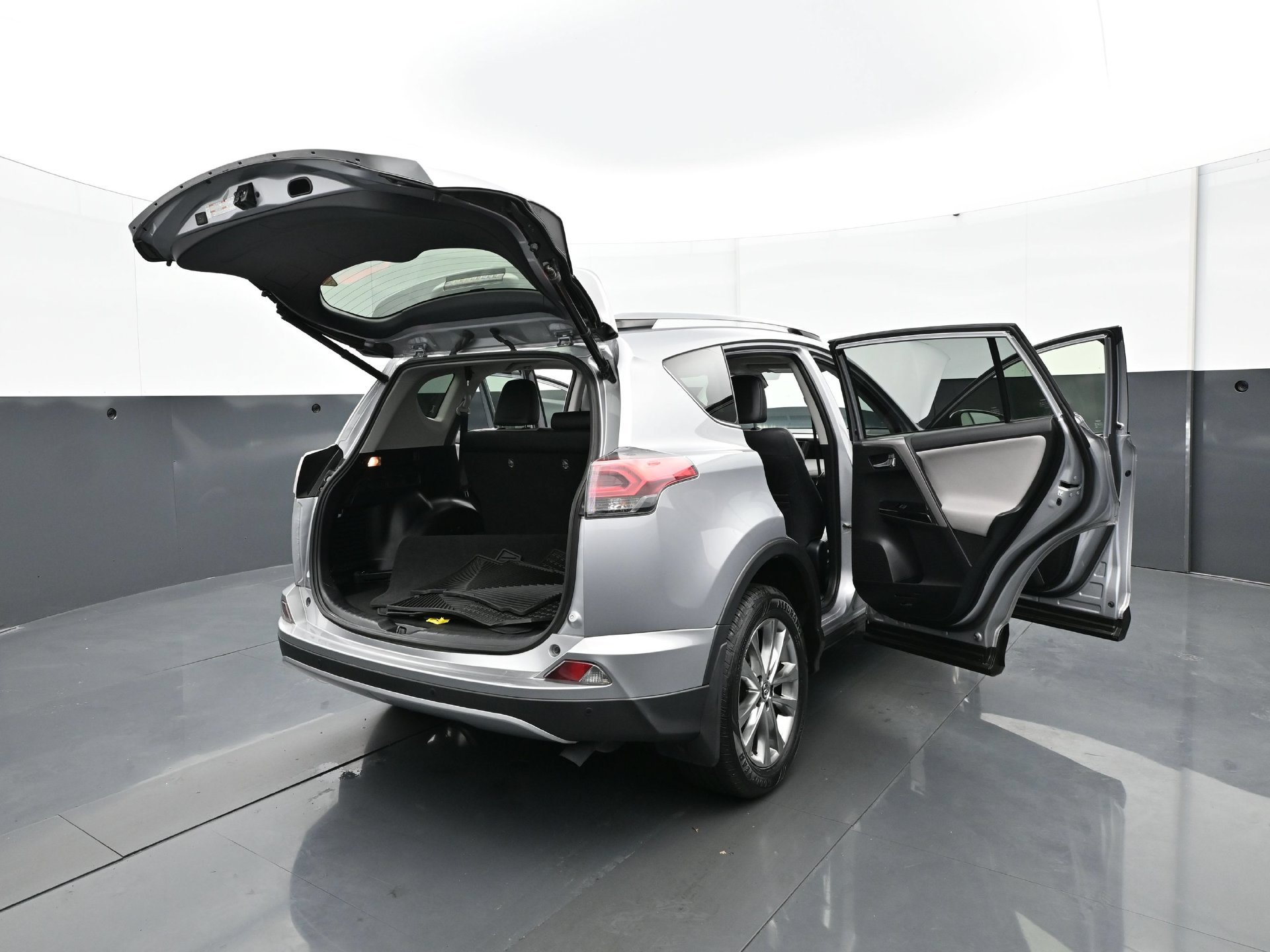 Used 2017 Toyota RAV4 Limited w/ Protection Package AWD/4WD image 39