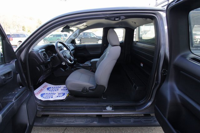 Used 2018 Toyota Tacoma SR5 image 31