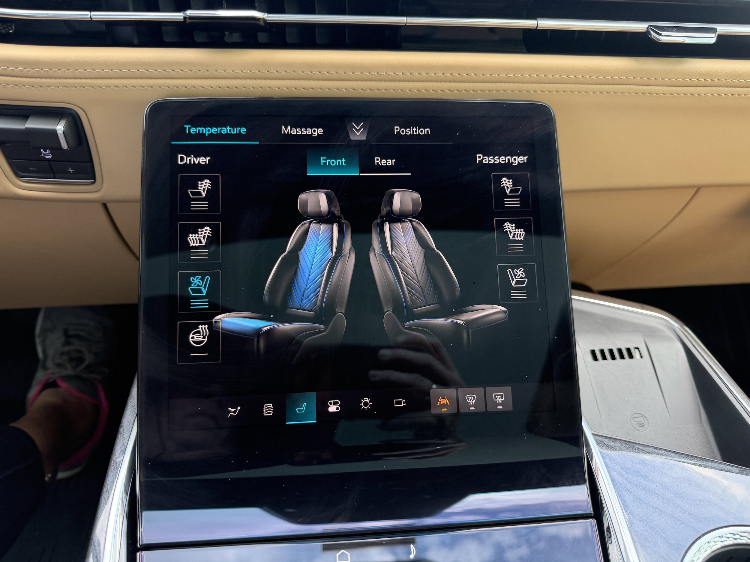New 2026 Cadillac Escalade IQL Sport 2 w/ LPO, ONYX Package AWD/4WD image 23