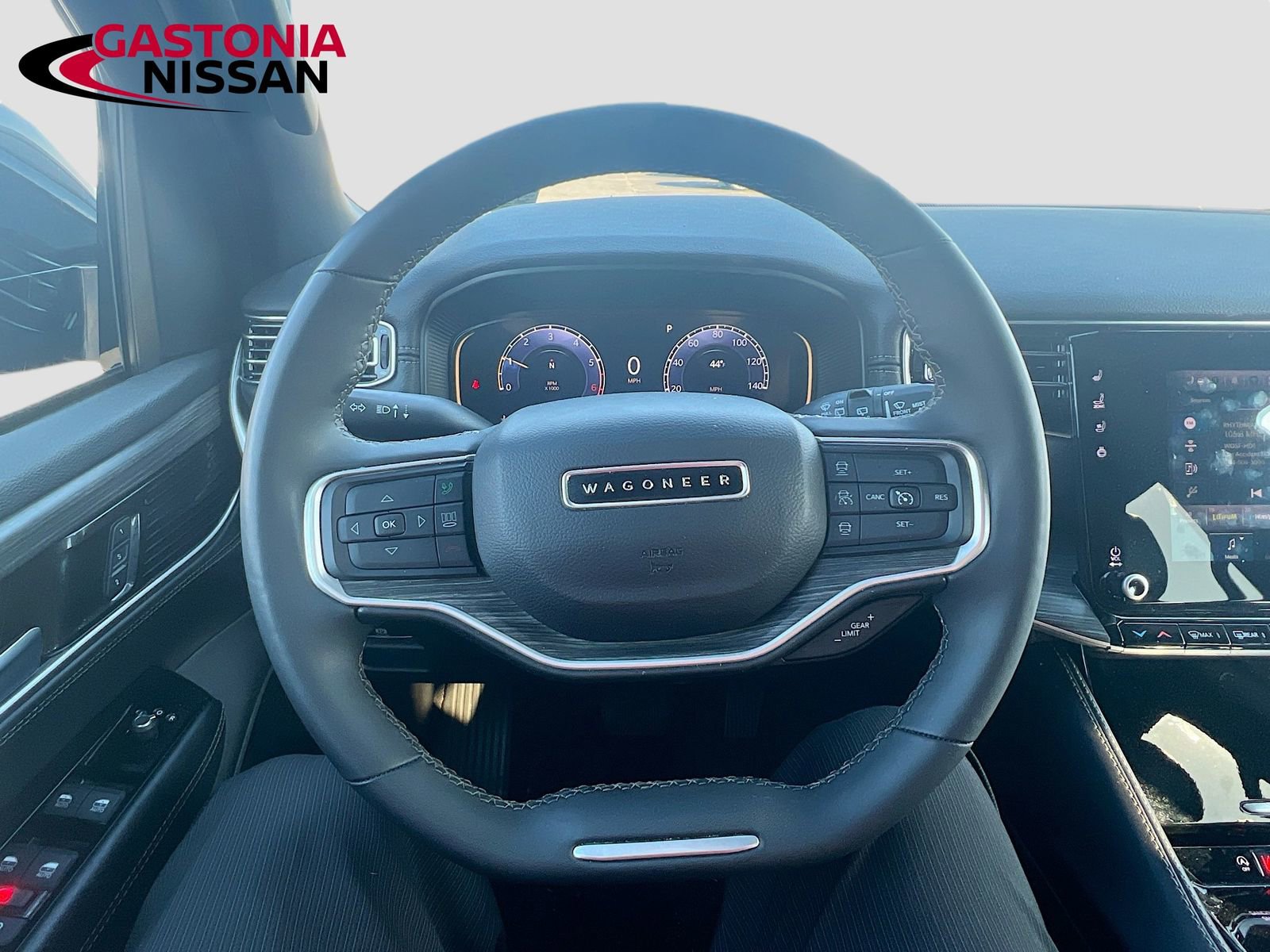 Used 2024 Jeep Wagoneer Series II w/ Flexible Seating Group image 14