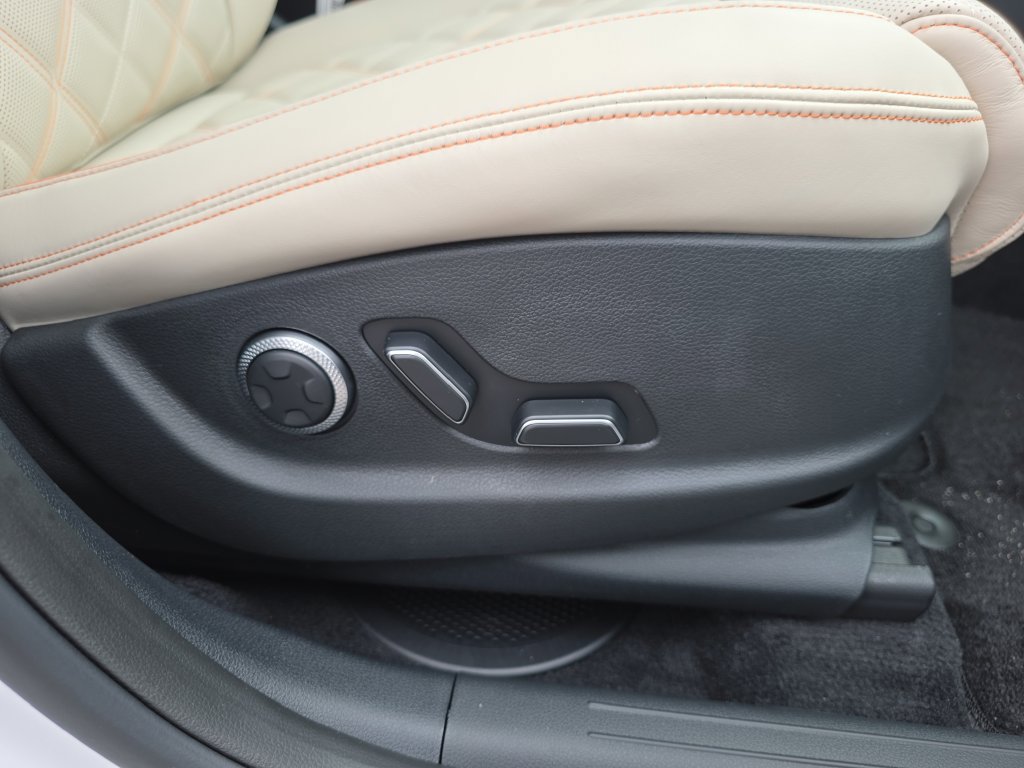 New 2026 Genesis GV70 3.5T Sport Prestige AWD/4WD image 34