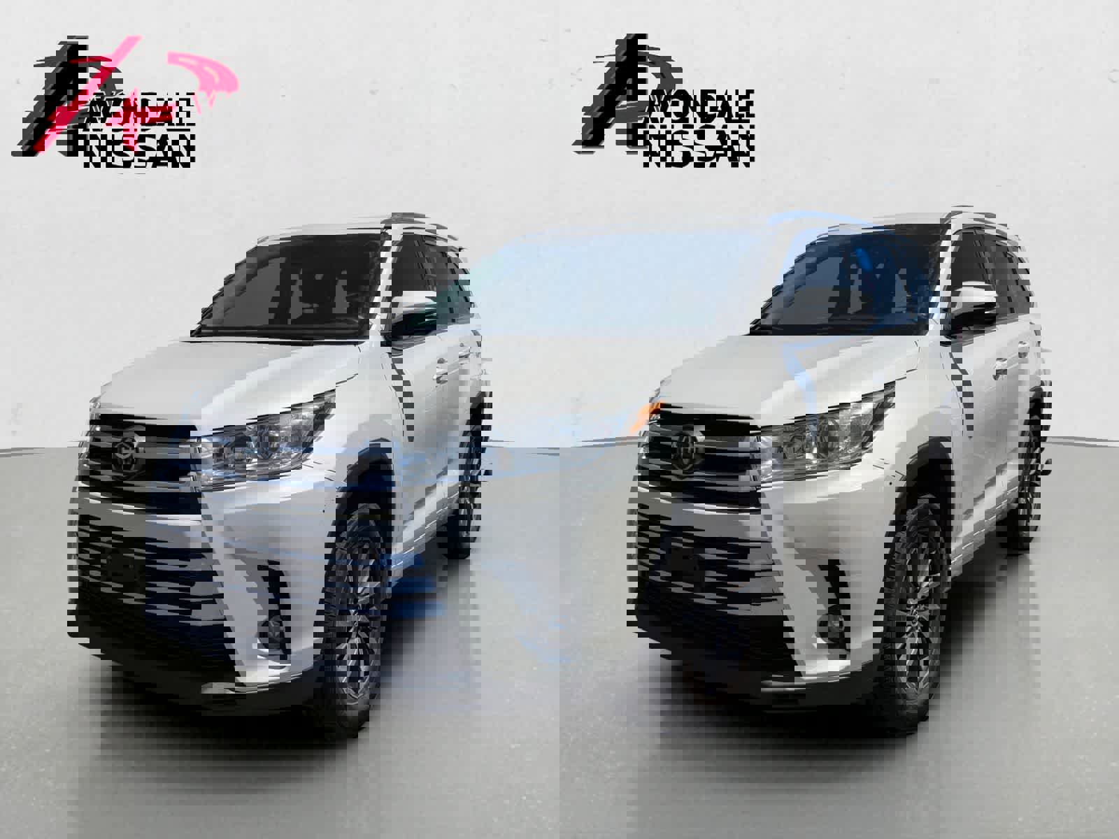 Used 2017 Toyota Highlander XLE FWD image 2