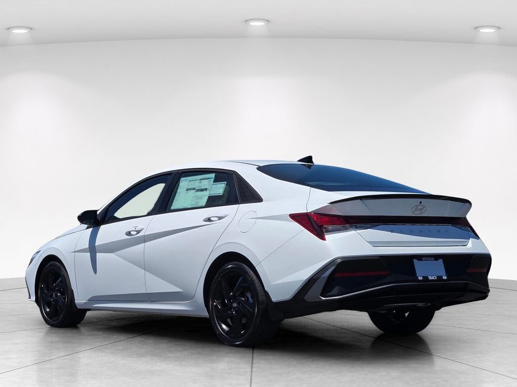 New 2026 Hyundai Elantra SEL Sport FWD image 6