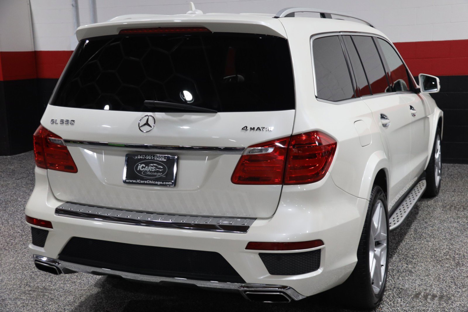 Used 2013 Mercedes-Benz GL 550 4MATIC AMG Sport 4dr Suv image 29