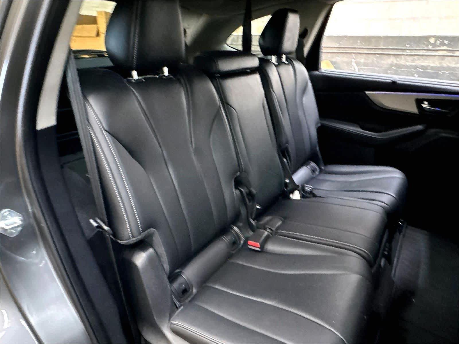 Used 2023 Acura MDX SH-AWD w/ Technology Package image 29