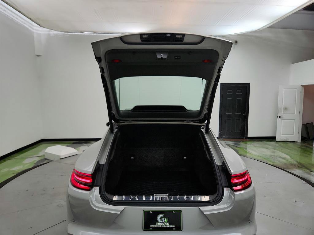 Used 2020 Porsche Panamera 4 image 32