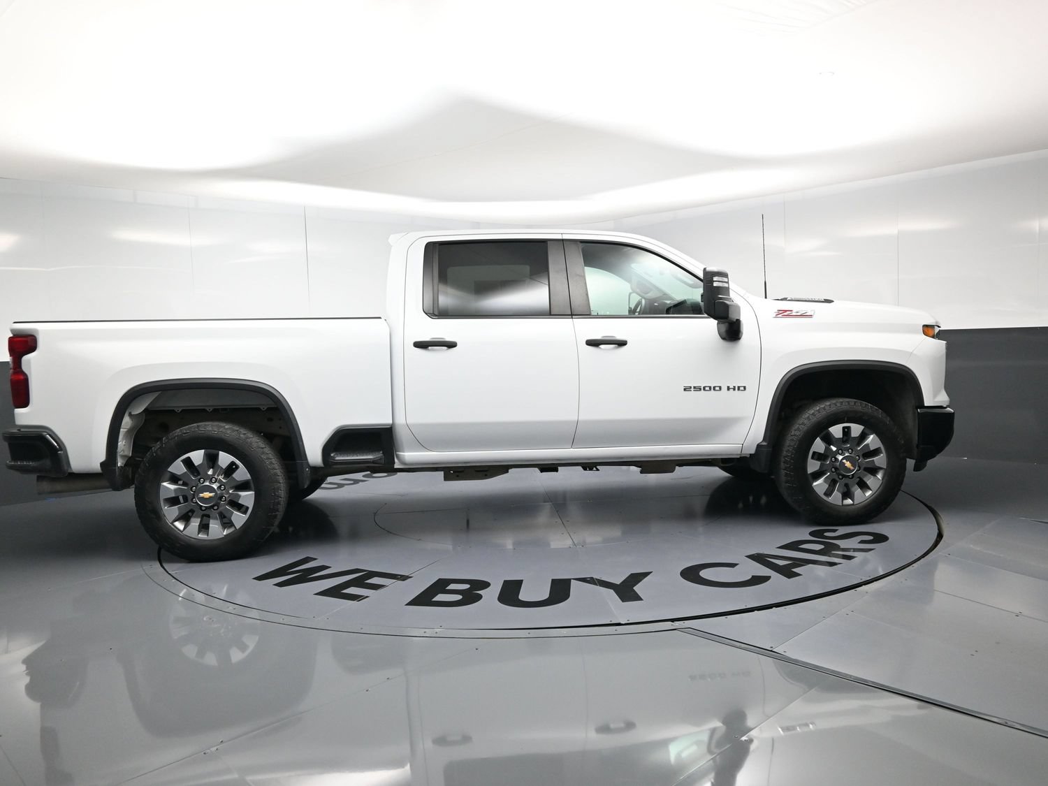 Used 2024 Chevrolet Silverado 2500 Custom w/ Custom Value Package AWD/4WD image 10