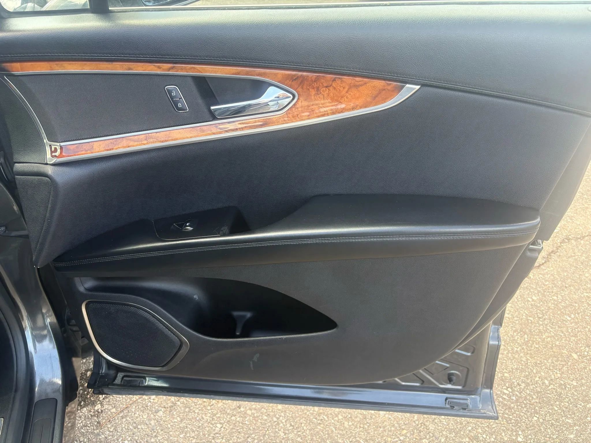 Used 2018 Lincoln MKX Reserve image 35