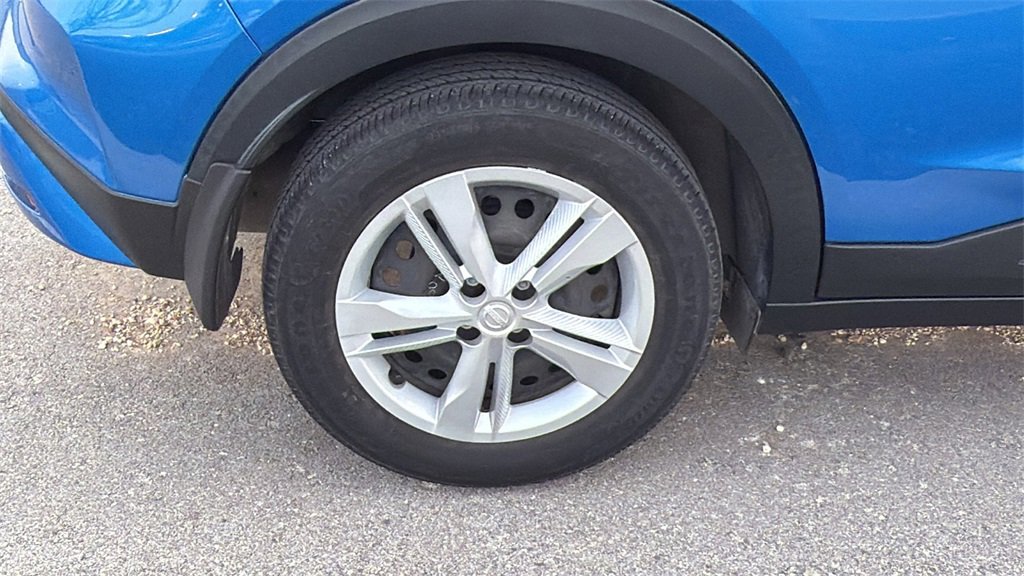 Used 2023 Nissan Kicks S image 9