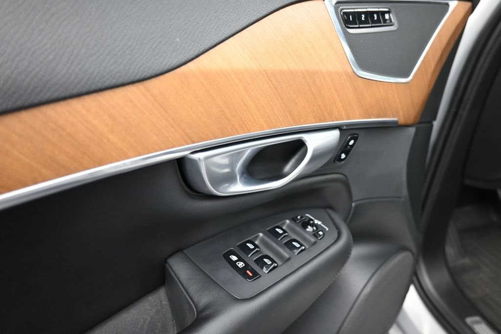 Used 2024 Volvo XC90 B6 Plus AWD/4WD image 9