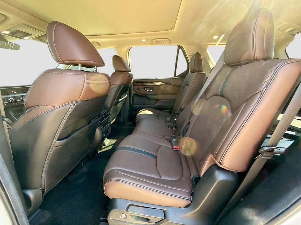 Used 2025 Honda Pilot Elite image 25