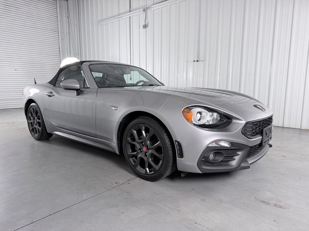 Used 2017 FIAT 124 Spider Abarth RWD image 3