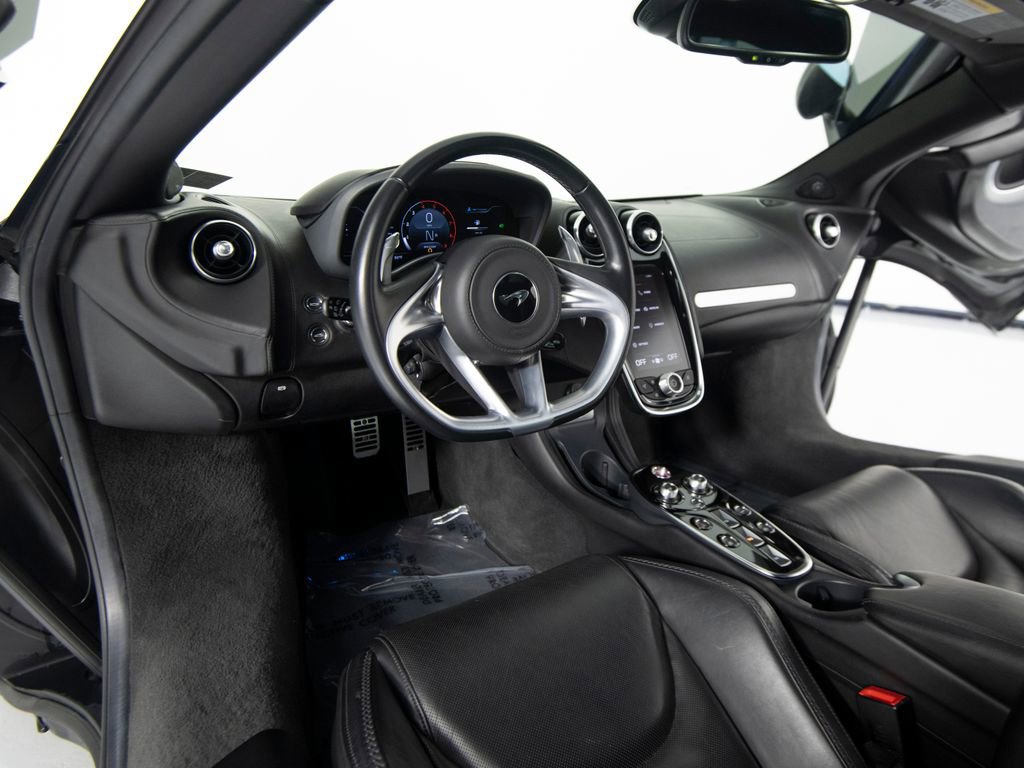 Used 2021 McLaren GT image 15